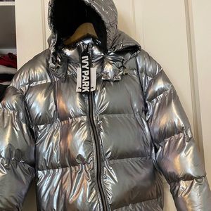 Puffer Bomber in Metallic Charcoal
IVY PARK